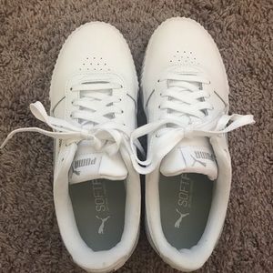 White Puma tennis, size 7.